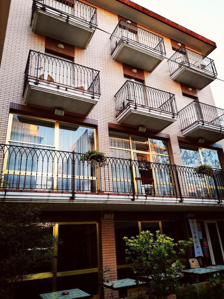 Hotel Ardea Rimini Buitenkant foto