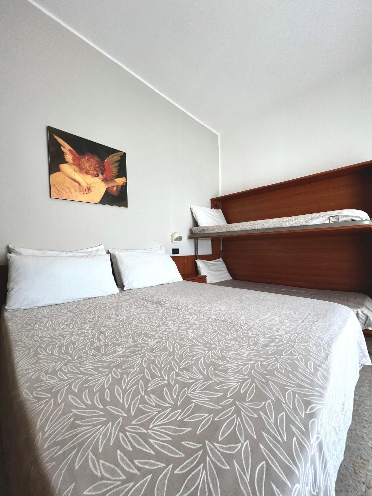 Hotel Ardea Rimini Buitenkant foto