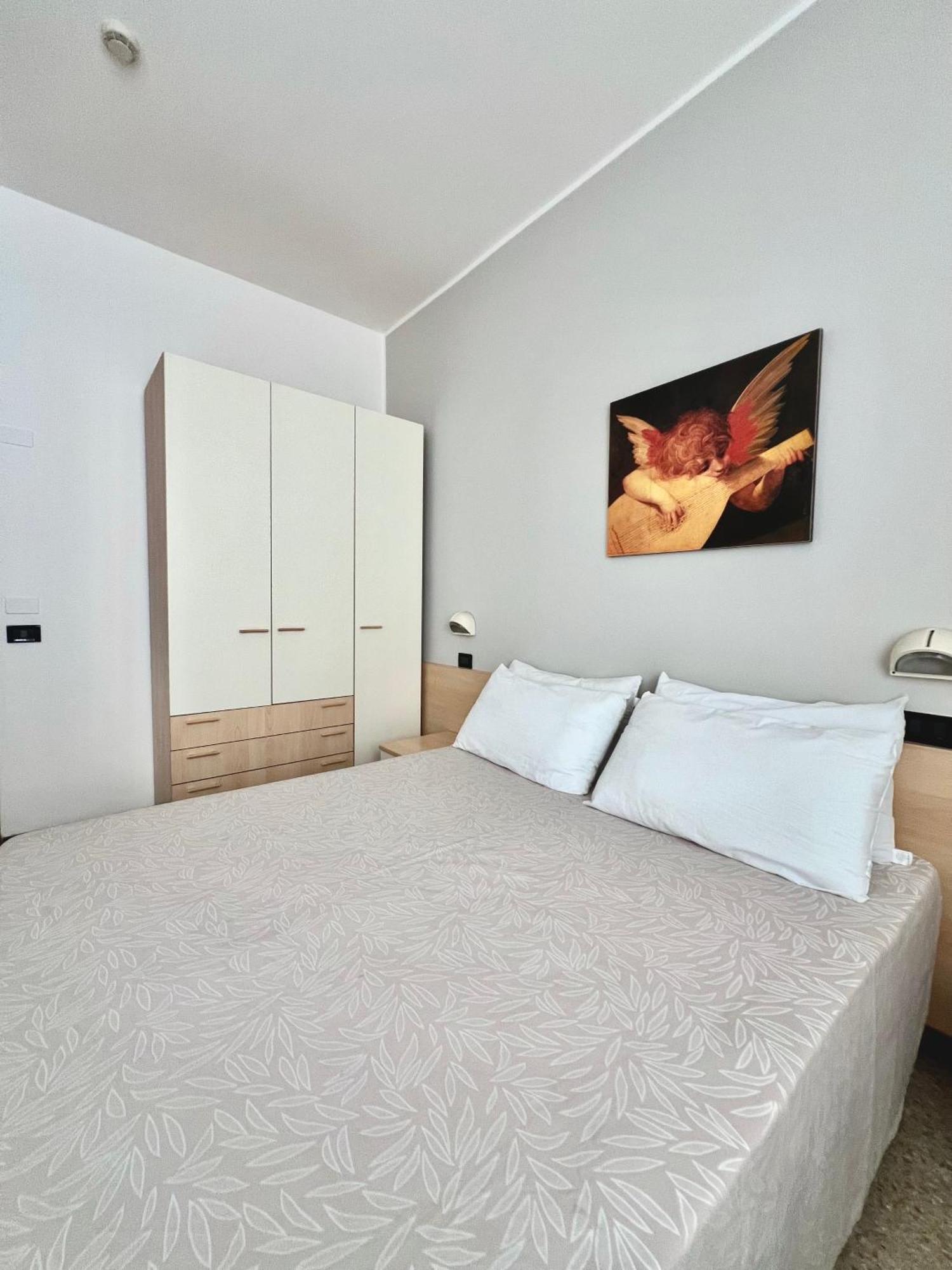 Hotel Ardea Rimini Buitenkant foto