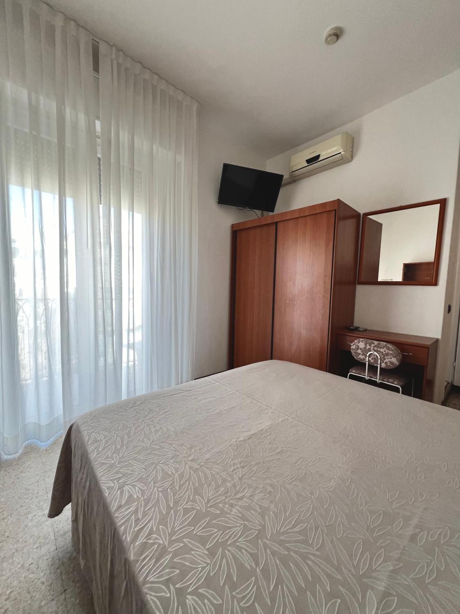 Hotel Ardea Rimini Buitenkant foto