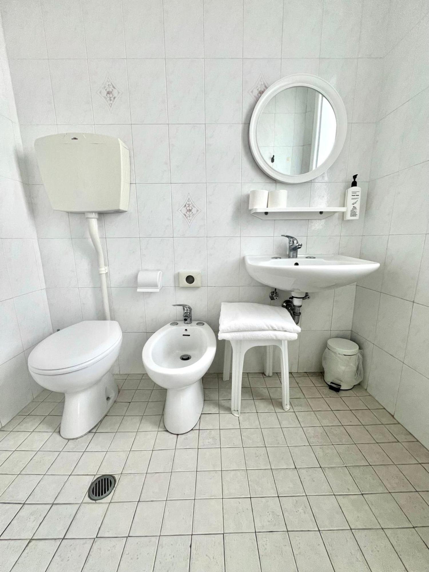 Hotel Ardea Rimini Buitenkant foto