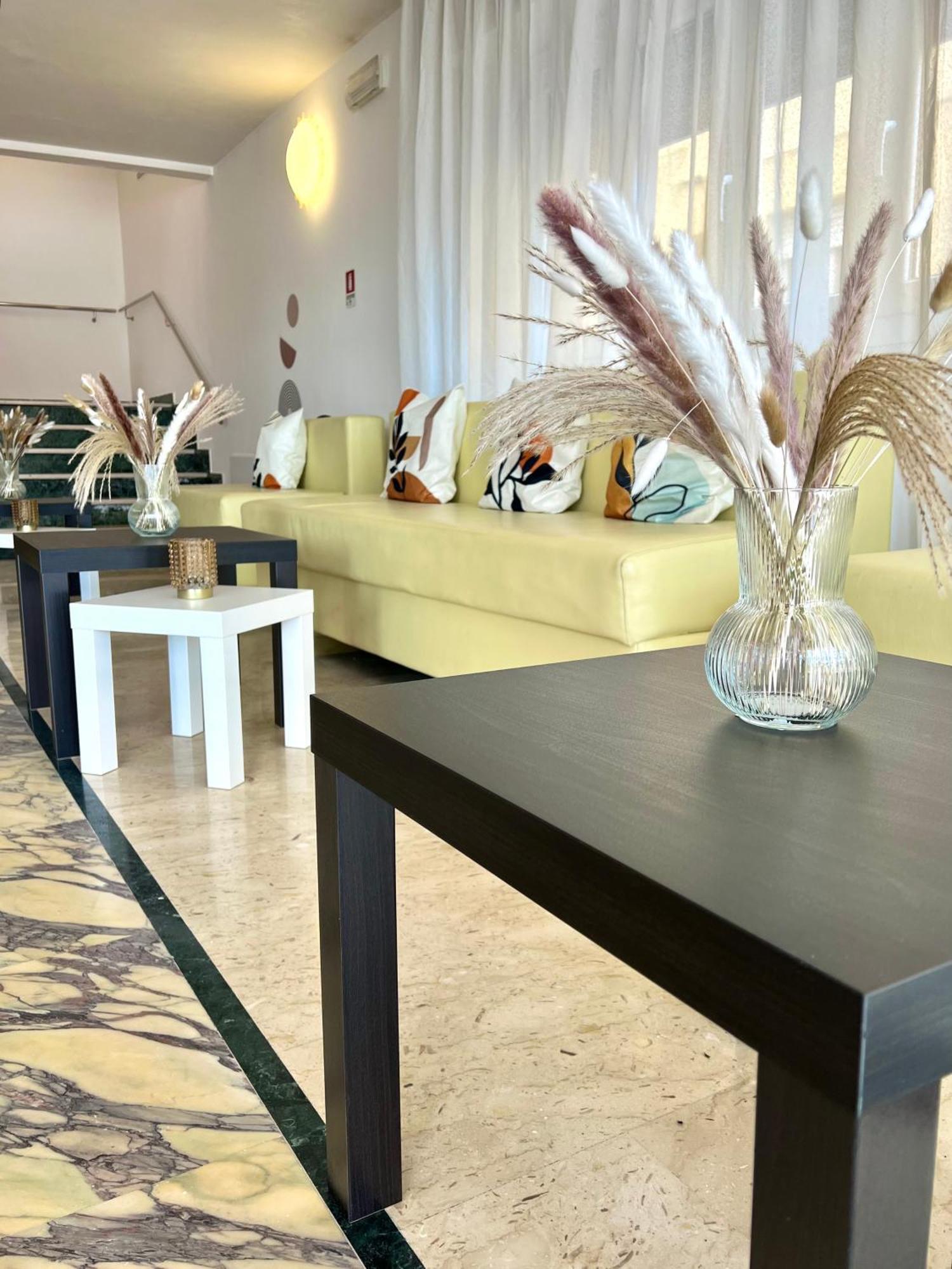 Hotel Ardea Rimini Buitenkant foto