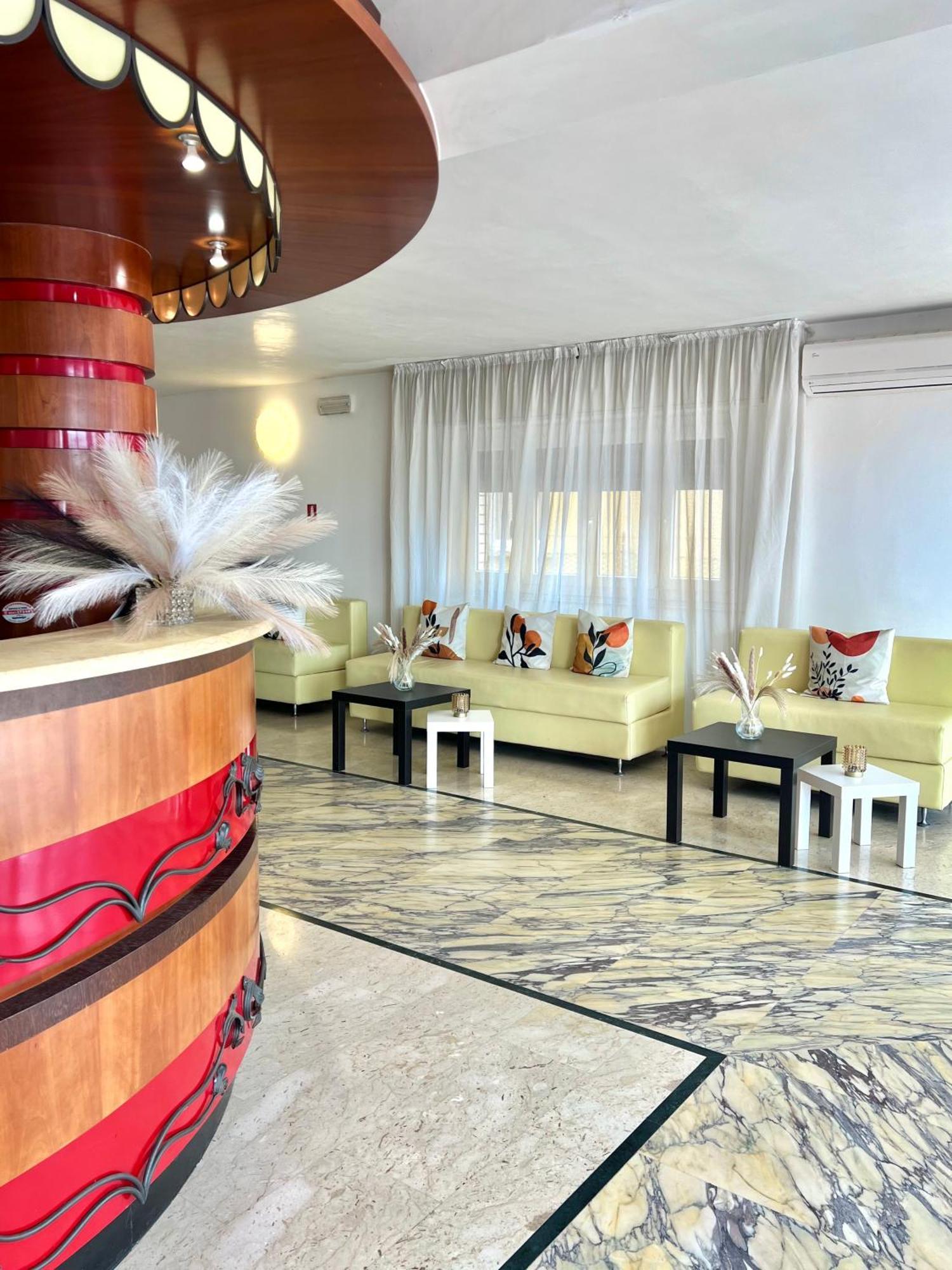 Hotel Ardea Rimini Buitenkant foto