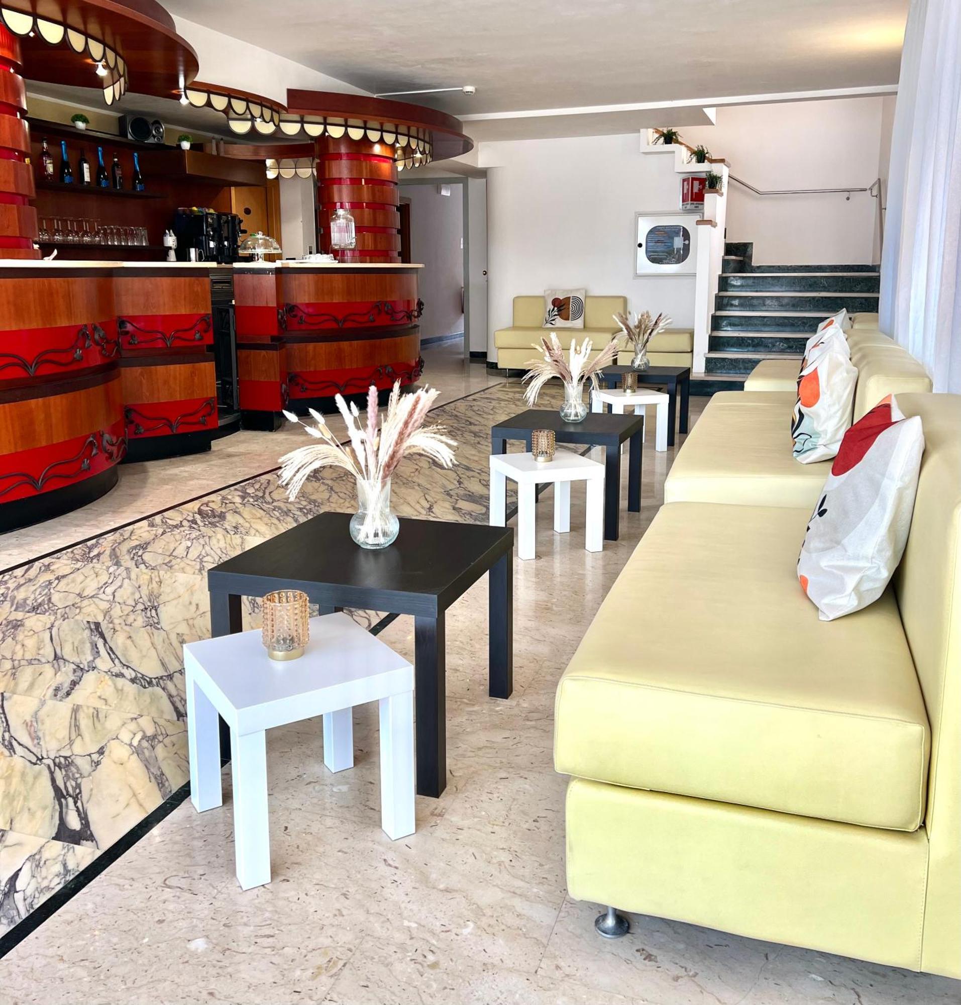 Hotel Ardea Rimini Buitenkant foto