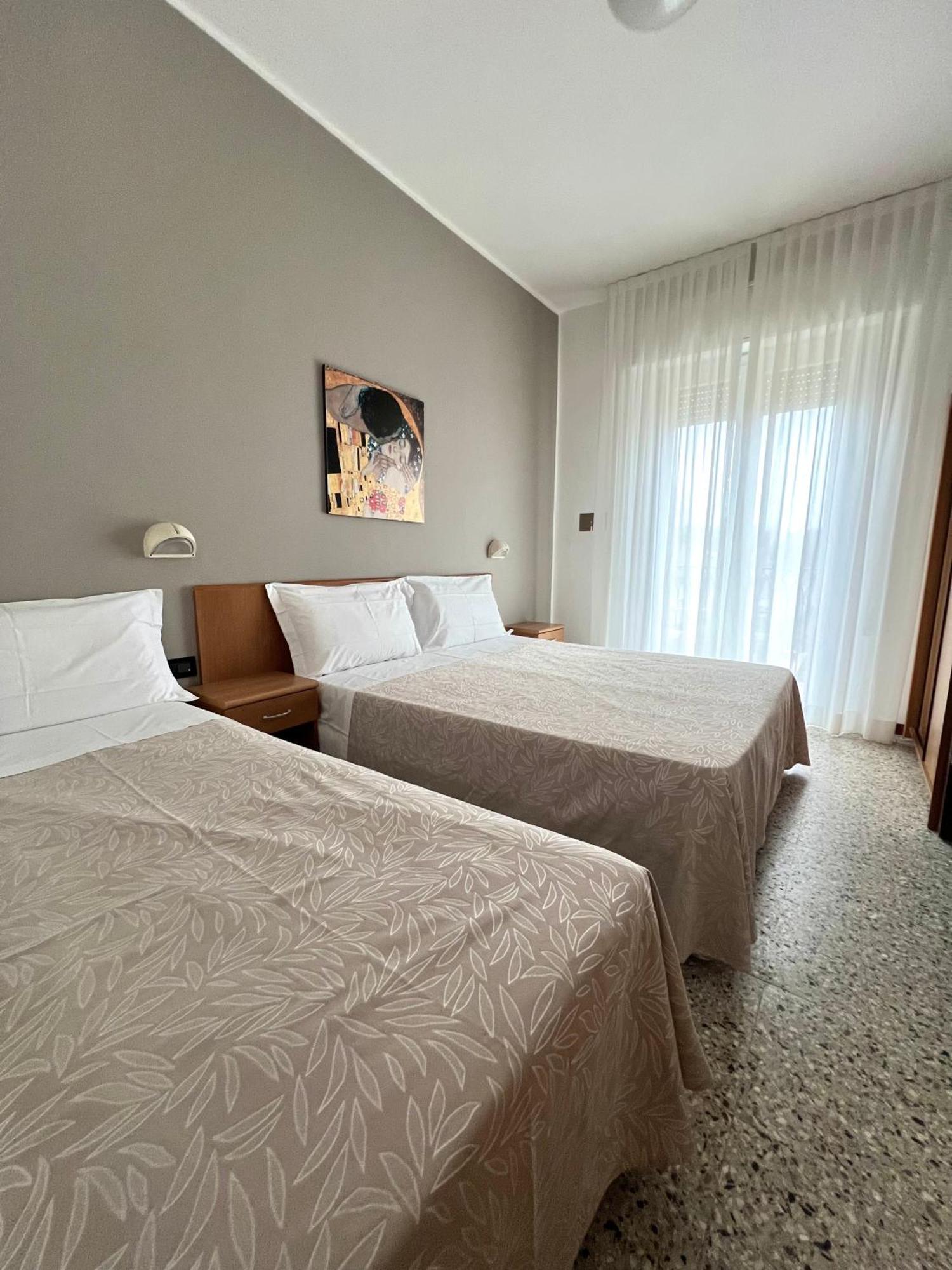 Hotel Ardea Rimini Buitenkant foto