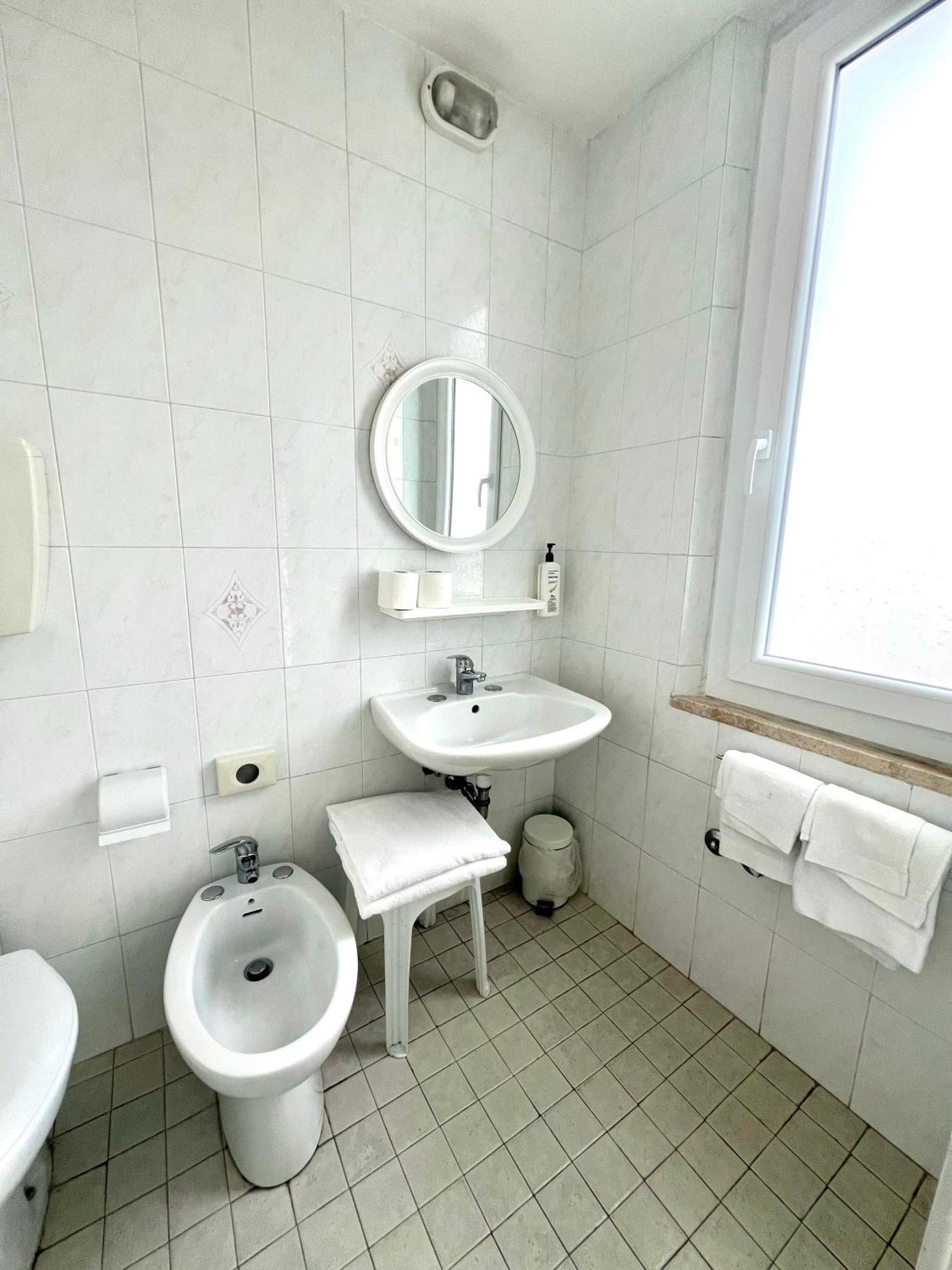 Hotel Ardea Rimini Buitenkant foto