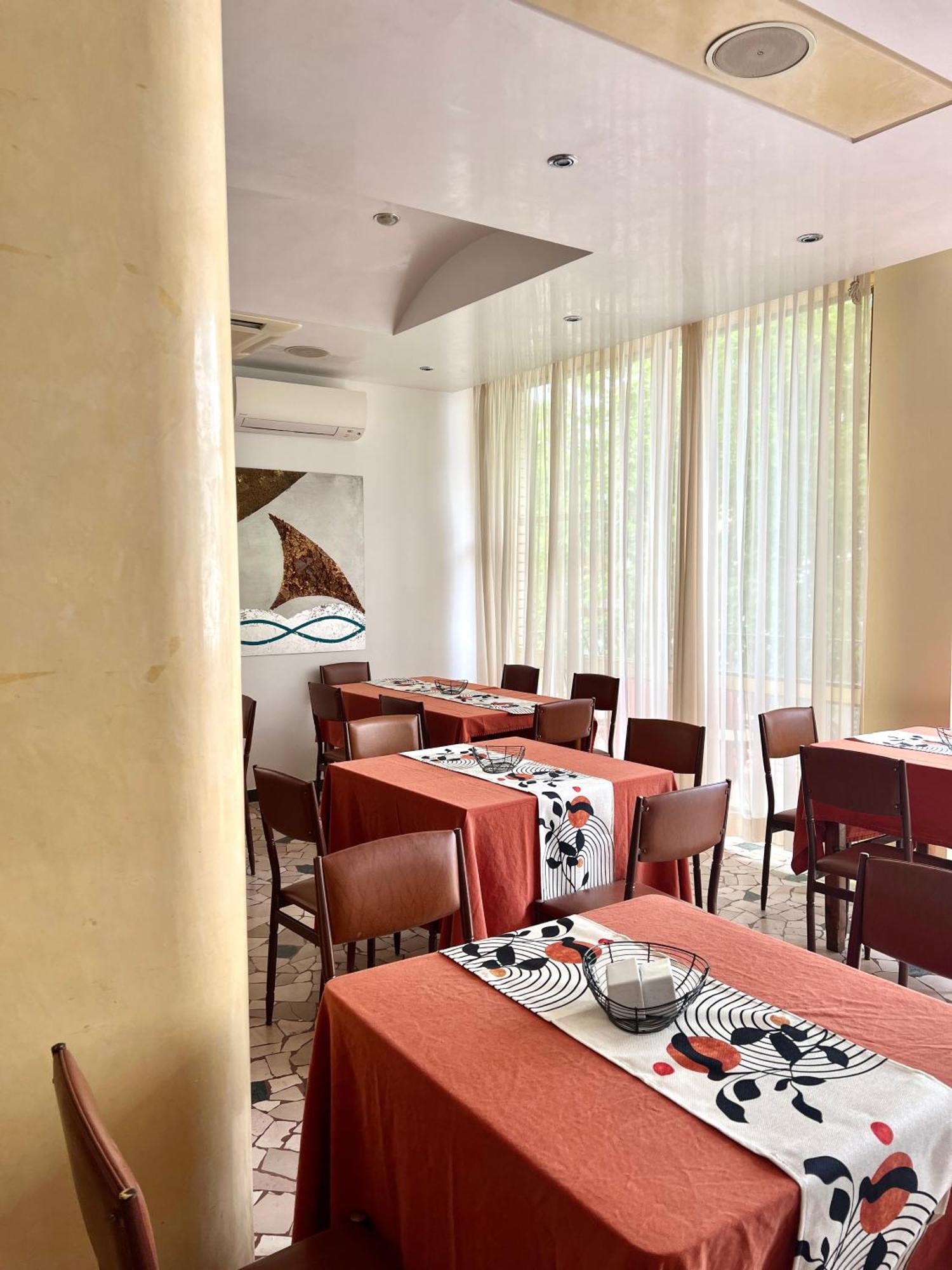 Hotel Ardea Rimini Buitenkant foto